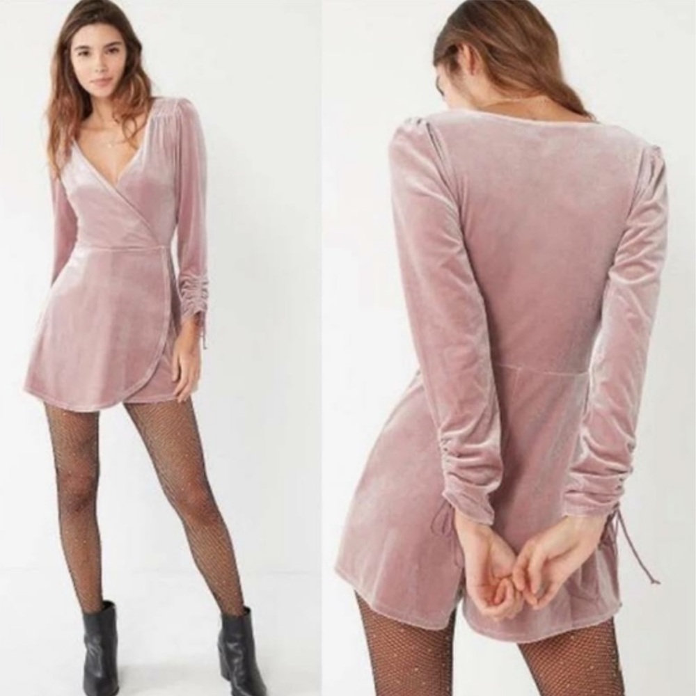 Urban Outfitters Womens Pink Velvet Dress/Romper Long Sleeve Medium